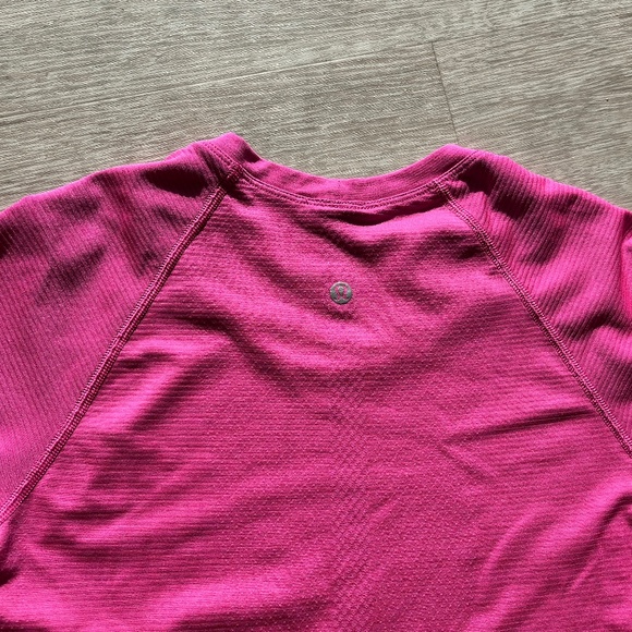 Lululemon swiftly tech short sleeve shirt - Picture 3 of 6